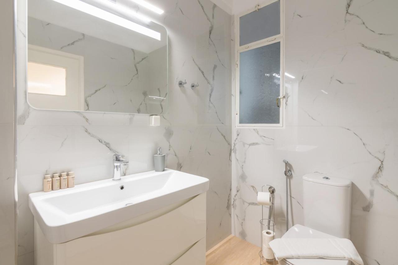 Phaedrus Living: City Center Flat Michalakopoulou Athena Bagian luar foto